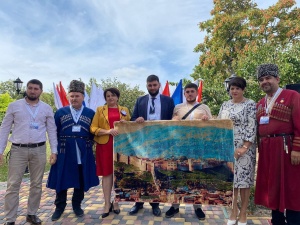 Мастер по унцукульской орнаментальной насечке 