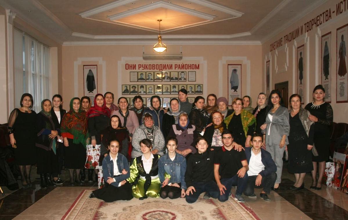 23 ноября в МКУ «Управление культуры и искусства» МР «Каякентский район» прошел вечер «Букет мелодий для любимых мам», посвященный Дню матери. 23 ноября в МКУ «Управление культуры и искусства» МР «Каякентский район» прошел вечер «Букет мелодий для любимых мам», посвященный Дню матери.