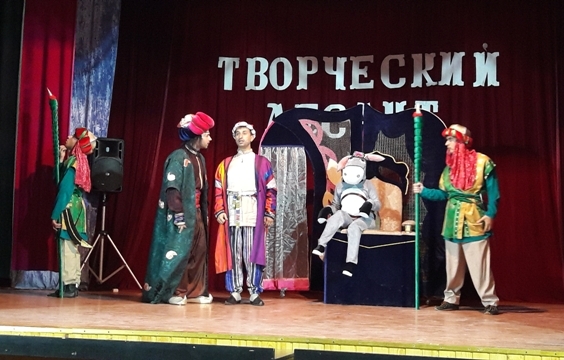 В рамках творческого десанта актеры Лезгинского театра выступили в Хивском районе В рамках творческого десанта актеры Лезгинского театра выступили в Хивском районе