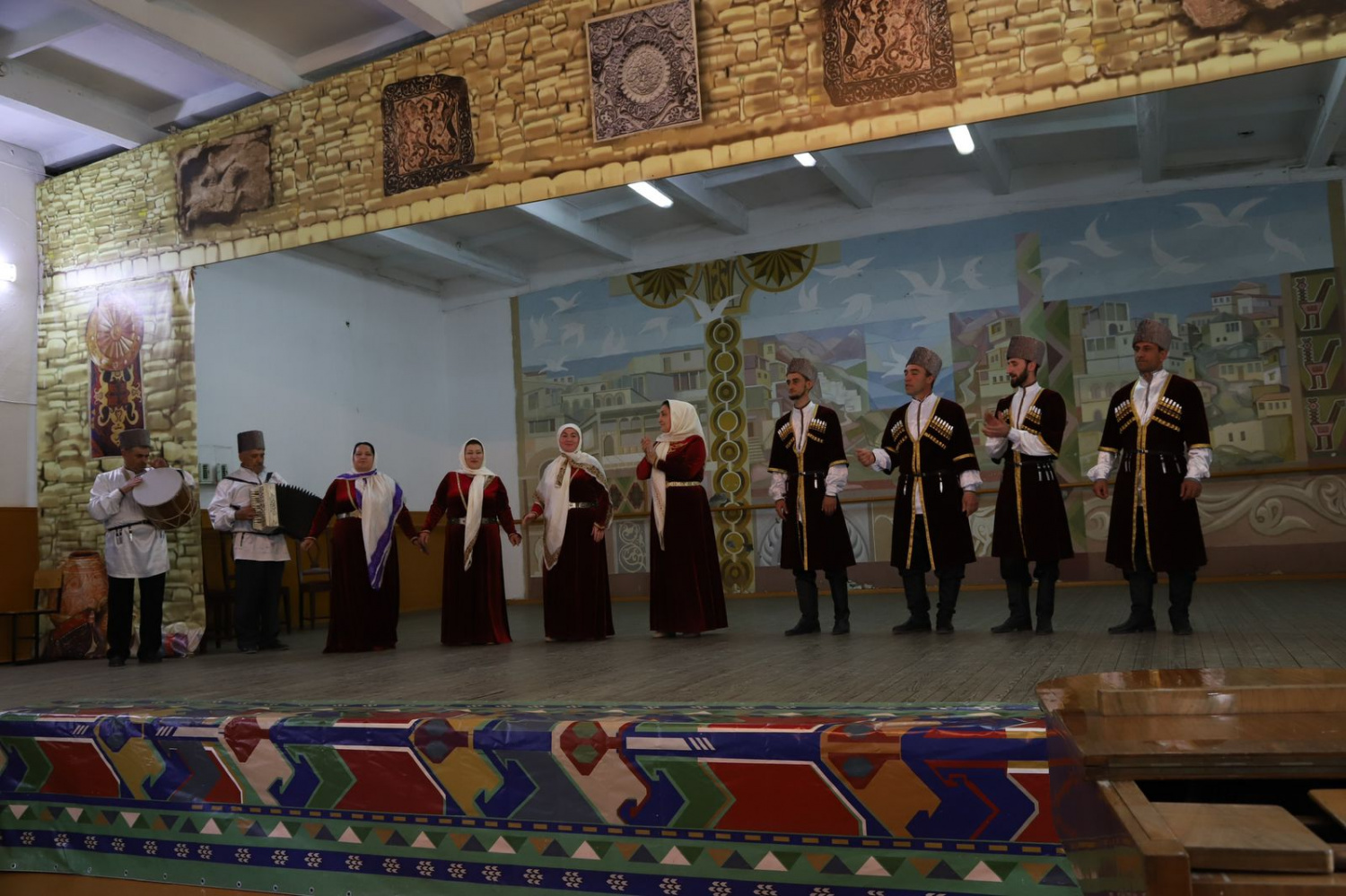 Республиканский смотр на подтверждение (присвоение) звания «Народный (образцовый) коллектив любительского творчества» Республиканский смотр на подтверждение (присвоение) звания «Народный (образцовый) коллектив любительского творчества»