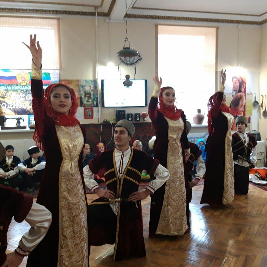 Сегодня в Центре культуры города Каспийска прошёл I этап фестиваля народного творчества «Россия – Родина моя». Сегодня в Центре культуры города Каспийска прошёл I этап фестиваля народного творчества «Россия – Родина моя».