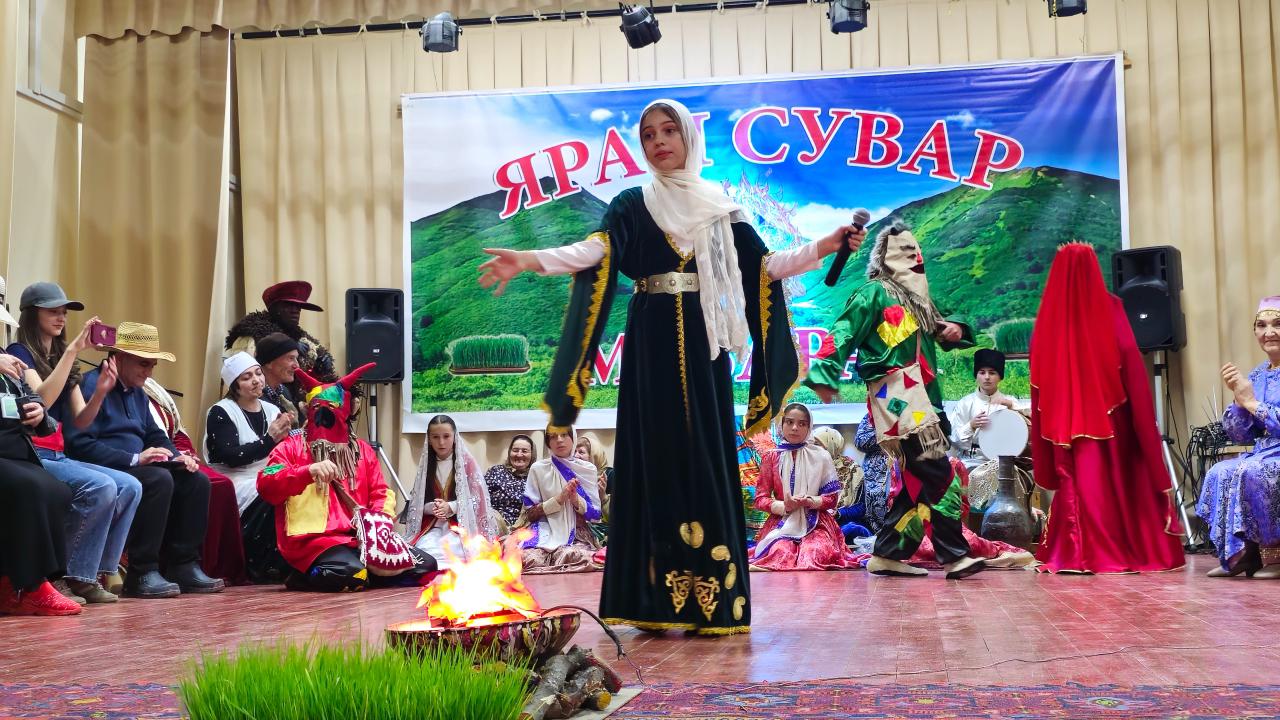 В рамках республиканск плана мероприятий Министерства культуры РД и Республиканского дома народного творчества в эти дни в районах республики проходят празднования, посвященные встрече весны. В Ахтынском районе состоялся праздник Яран Сувар В рамках республиканск плана мероприятий Министерства культуры РД и Республиканского дома народного творчества в эти дни в районах республики проходят празднования, посвященные встрече весны. В Ахтынском районе состоялся праздник Яран Сувар