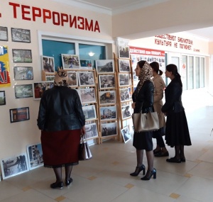 В Центре традиционной культуры   при МКУ «Управление культуры и искусства» МР «Каякентский район» со 2 ноября открыта республиканская передвижная фотовыставка «Мы за мир, за единую Россию», «Кровавый след терроризма».