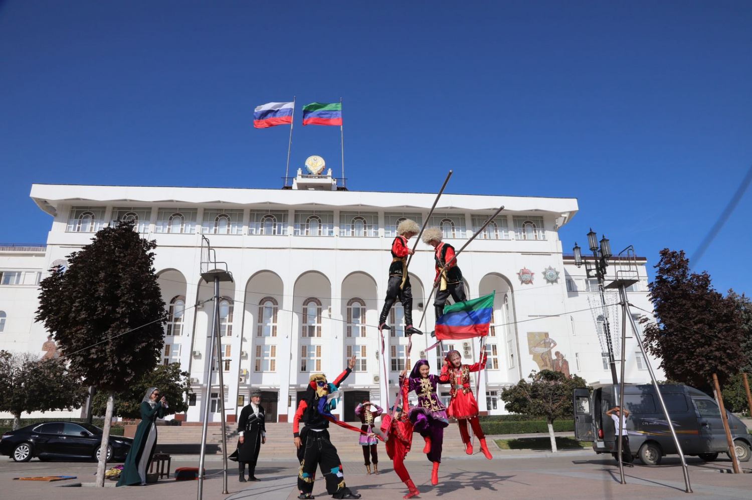 16 сентября на центральной площади Махачкалы состоялся Республиканский праздник циркового искусства«Пехлеван» 16 сентября на центральной площади Махачкалы состоялся Республиканский праздник циркового искусства«Пехлеван»