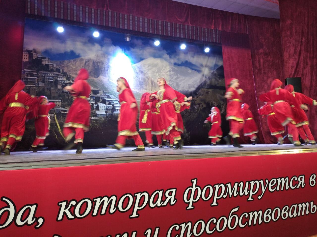 Коллективы и исполнители Хасавюртовского района выступили в МКУ «Управление культуры» Новолакского района. Коллективы и исполнители Хасавюртовского района выступили в МКУ «Управление культуры» Новолакского района.