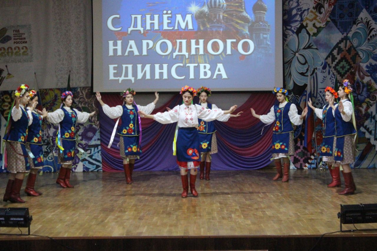 В культурно-досуговых учреждениях муниципальных образований республики состоялись праздничные мероприятия, посвященные Дню народного единства В культурно-досуговых учреждениях муниципальных образований республики состоялись праздничные мероприятия, посвященные Дню народного единства