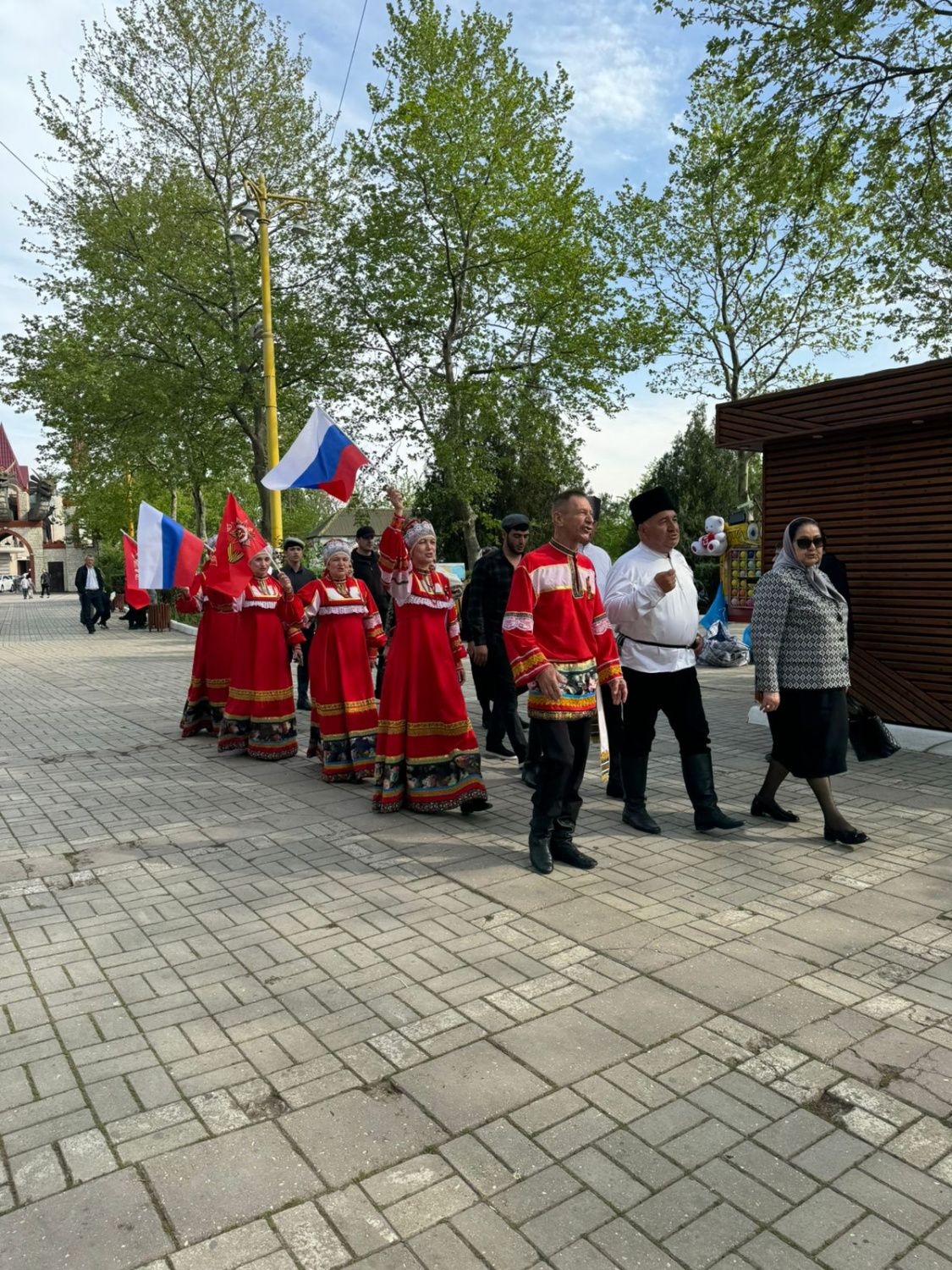 Фольклорные шествия творческих коллективов в парках г. Махачкалы Фольклорные шествия творческих коллективов в парках г. Махачкалы