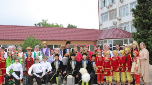 В рамках XX Международного фестиваля фольклора и традиционной культуры «Горцы» в Каспийске прошёл праздник народного творчества прикаспийских стран «Каспий-берега дружбы». 