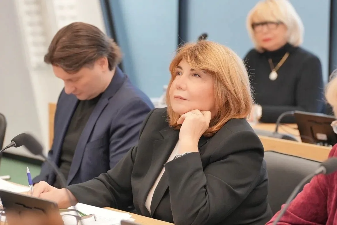 Заместитель министра культуры Республики Дагестан — директор Республиканского Дома народного творчества, член комиссии Госсовета Марита Мугадова приняла участие в заседании подкомиссии по ценностно-ориентированным креативным индустриям. Заместитель министра культуры Республики Дагестан — директор Республиканского Дома народного творчества, член комиссии Госсовета Марита Мугадова приняла участие в заседании подкомиссии по ценностно-ориентированным креативным индустриям.