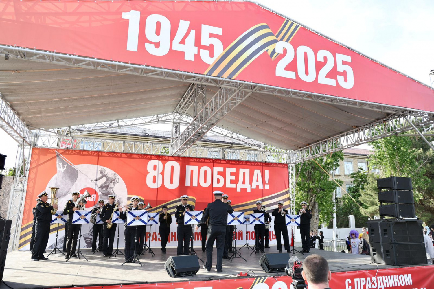 4 мая одной из площадок Фестиваля народного творчества «Мир традиций – мир России» стал город Каспийск 4 мая одной из площадок Фестиваля народного творчества «Мир традиций – мир России» стал город Каспийск