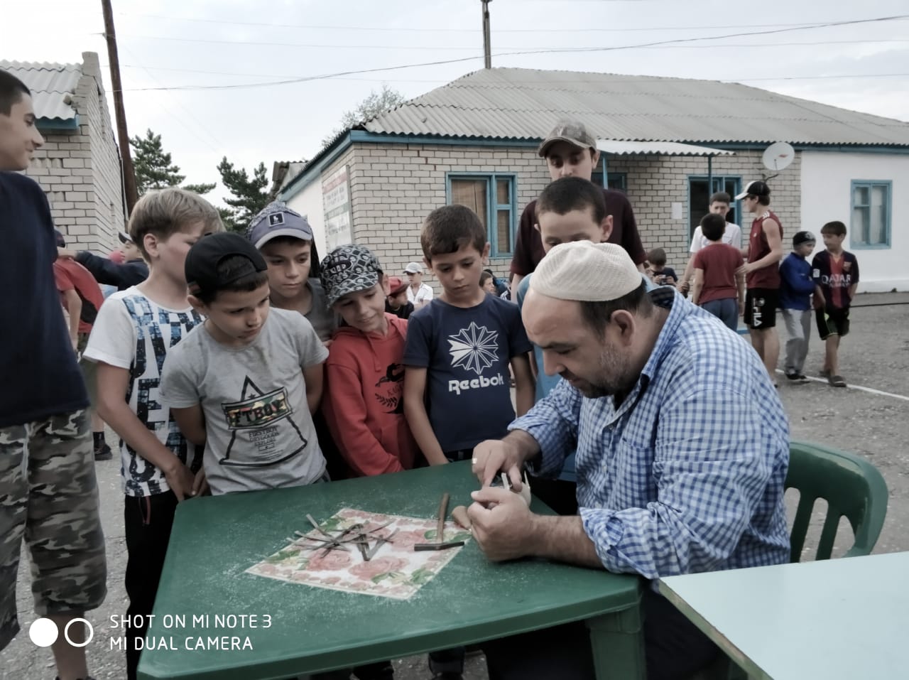 В спортивно-оздоровительном комплексе «Сосна» Унцукульского района прошел мастер-класс по унцукульской насечке В спортивно-оздоровительном комплексе «Сосна» Унцукульского района прошел мастер-класс по унцукульской насечке