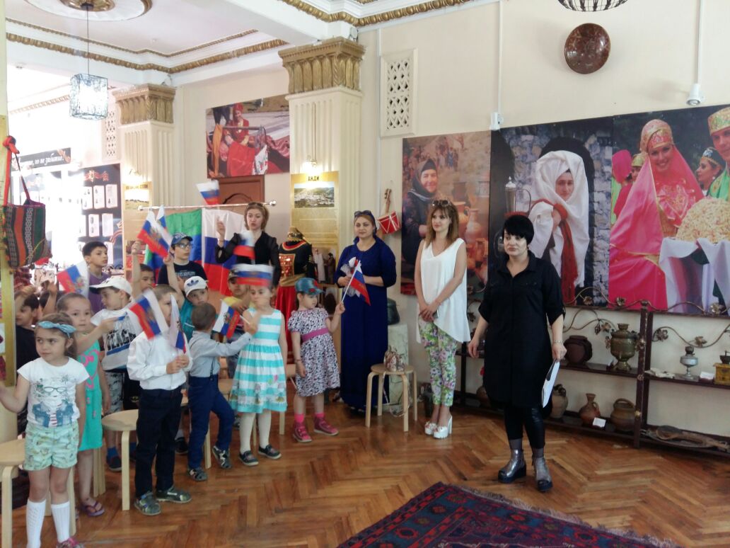 В Каспийске прошло мероприятие для детей, посвященное Дню России В Каспийске прошло мероприятие для детей, посвященное Дню России