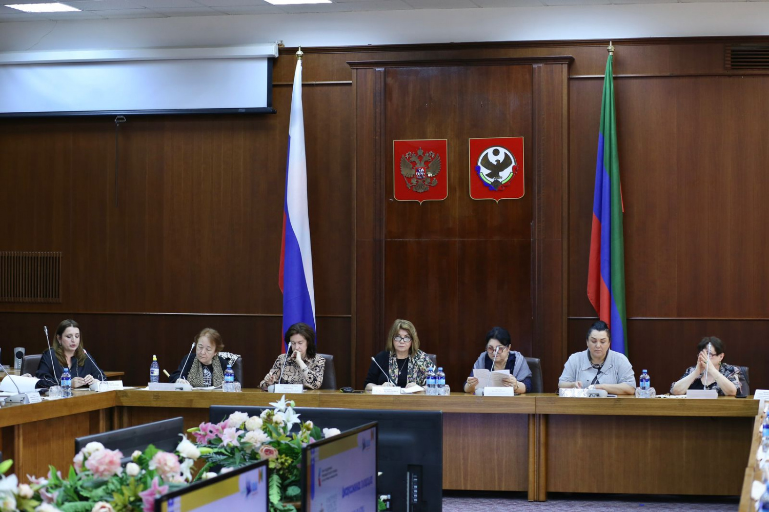 На Родопском бульваре прошли: поэтическая площадка «Мой Дагестан», фольклорное представление «Лица традиций», мастер-классы мастеров декоративно-прикладного искусства На Родопском бульваре прошли: поэтическая площадка «Мой Дагестан», фольклорное представление «Лица традиций», мастер-классы мастеров декоративно-прикладного искусства