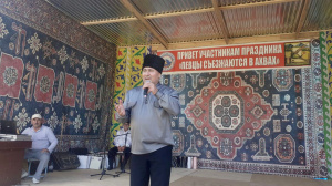 14 августа в Ахвахском районе на лесной поляне  близ с.Арчо состоялся  Республиканский праздник аварской песни «Певцы съезжаются в Ахвах».