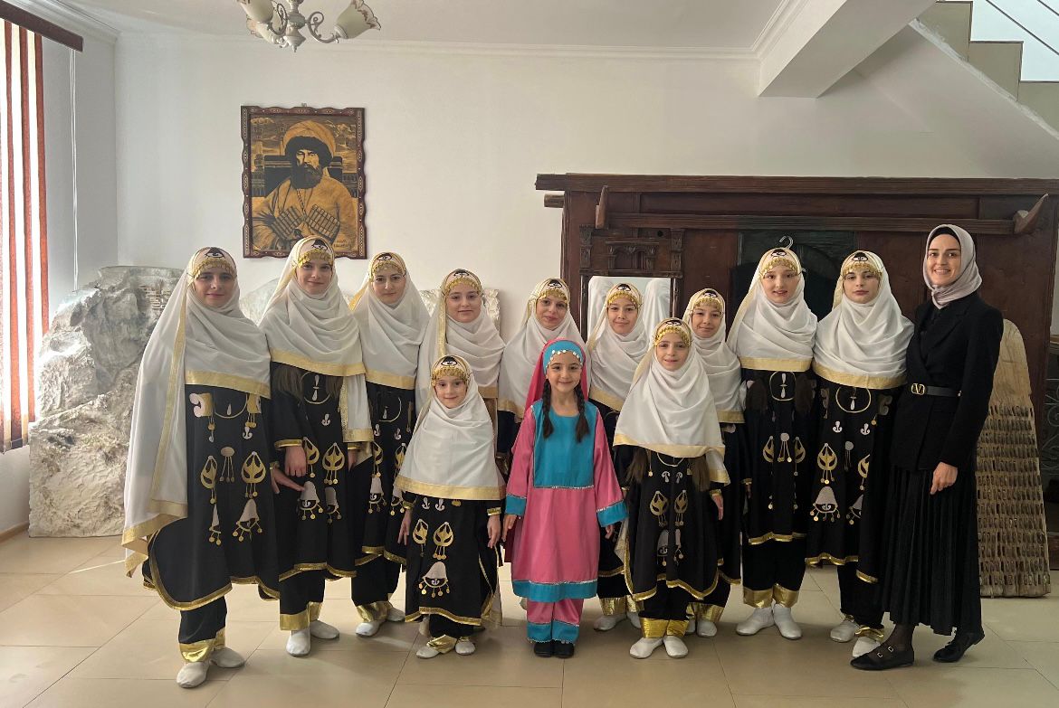 Республиканский праздник аварской песни «Певцы съезжаются в Ахвах» в с.Карата Республиканский праздник аварской песни «Певцы съезжаются в Ахвах» в с.Карата