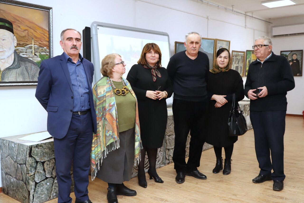 3 февраля в Республиканском Доме народного творчества в рамках проекта «Самородки» состоялось открытие выставки самодеятельного художника Рашида Саадулаева «В горах моё сердце». 3 февраля в Республиканском Доме народного творчества в рамках проекта «Самородки» состоялось открытие выставки самодеятельного художника Рашида Саадулаева «В горах моё сердце».