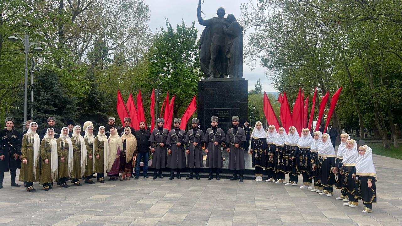 В четырех парках г. Махачкалы прошли шествие участников народного творчества «Мир традиций – мир России» В четырех парках г. Махачкалы прошли шествие участников народного творчества «Мир традиций – мир России»