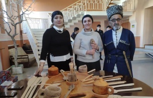 19 февраля во Дворце культуры «Спартак» г. Хасавюрта прошёл мастер-класс резьбы по дереву.