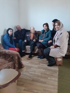Работники Управления культуры, молодёжной политики, спорта и туризма Новолакского района постетили ветерана Великой Отечественной войны Алила Буттаева.