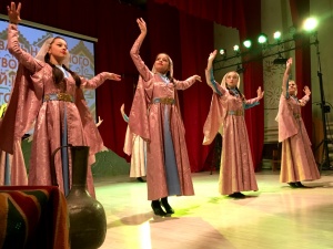 В честь празднования Дня народного единства 4 ноября в зале городского центра культуры города Южно-Сухокумска прошел Фестиваль народного творчества «Мой народ – моя гордость!».