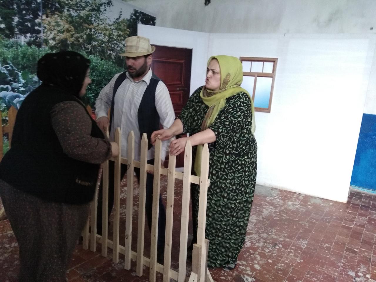 Народный театр села Ичичали Хасавюртовского района выехал на гастроли. Народный театр села Ичичали Хасавюртовского района выехал на гастроли.