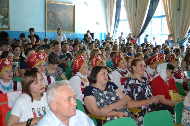 Народные песни и танцы сопровождали 450-летие с. Коктюбей Народные песни и танцы сопровождали 450-летие с. Коктюбей