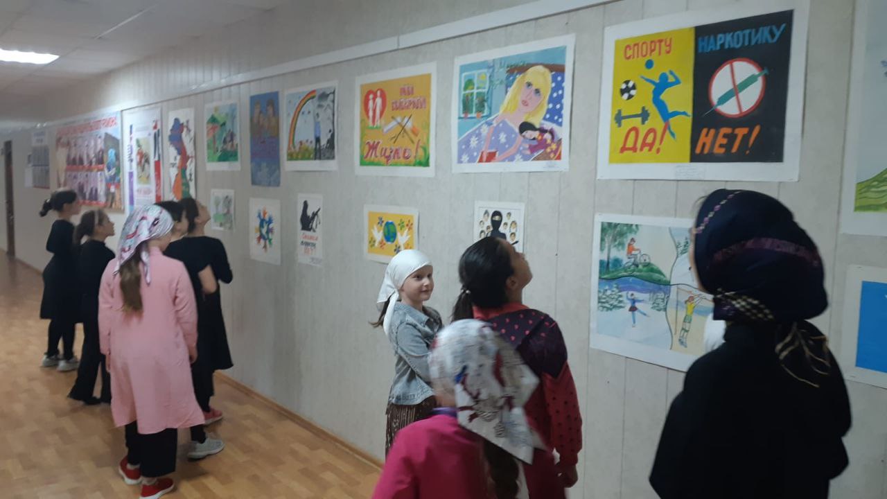 В Унцукульском районе стартовала республиканская передвижная выставка плаката «Мой выбор» В Унцукульском районе стартовала республиканская передвижная выставка плаката «Мой выбор»