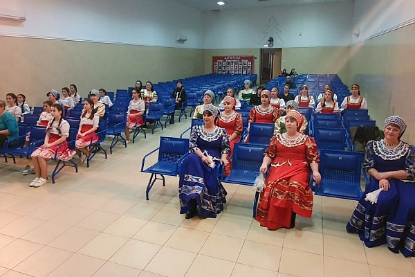 «Творческий десант» выступили творческие коллективы Кизлярского района