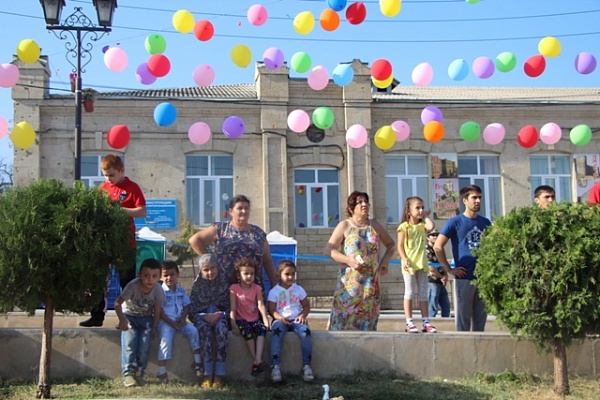 День единства народов Дагестана отметили в Дербенте   фольклорным праздником