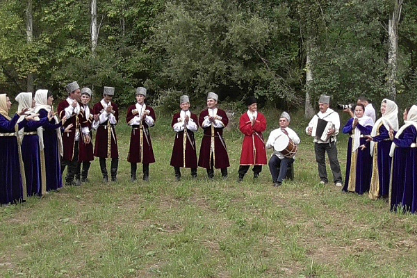 24-25 марта в рамках проекта «Творческий десант»  состоялись выступления творческих коллективов Ахвахского, Гергебильского районов в Цумадинском, Гунибском районах