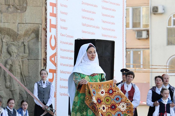 В Махачкале состоялось одно из самых красочных событий – праздник «Поэзия народного костюма»