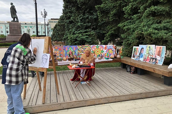 5 июня, на площади им. Ленина свою работу продолжил Республиканский фестиваль «Родники Дагестана»