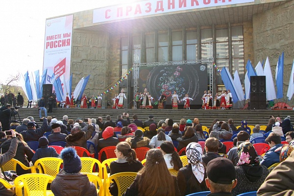 4 ноября в Махачкале на площадке Русского театра прошел гала-концерт фестиваля народного творчества «Сто лиц столицы»