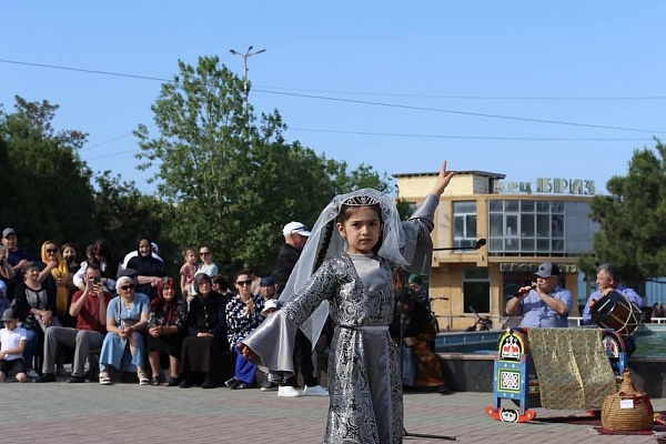 В г. Каспийске состоялся фестиваль традиционной культуры и фольклора «Песни и танцы моего народа»