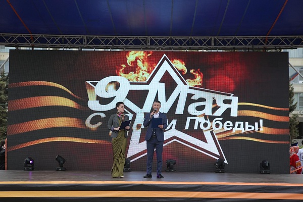 9 мая, в День Победы, в столице республике на площади им.Ленина прошел Республиканский фестиваль народной культуры «Традиции отцов»