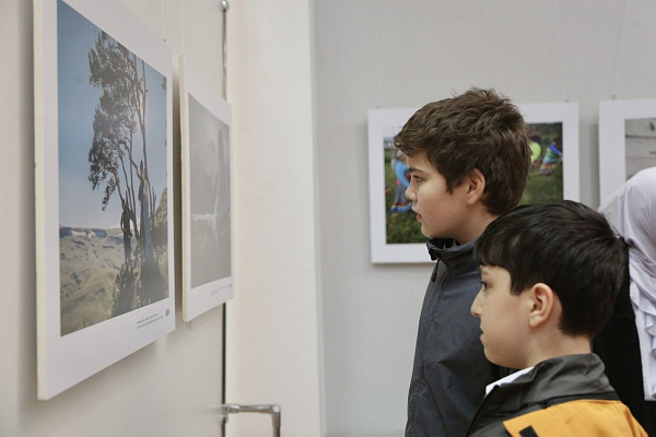 Последние дни работает всероссийская фотовыставка «Сила традиций: народы Российской Федерации», посвященная Году культурного наследия народов России.