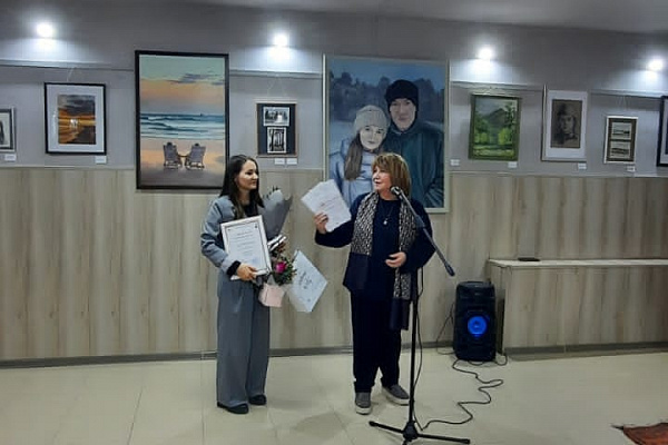 Состоялось открытие персональной выставки «Мир красок» Алии Алямовой