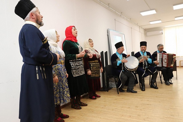 Сегодня в Республиканском Доме народного творчества Министерства культуры РД состоялся  мастер-класс для руководителей и участников хоровых и вокальных коллективов