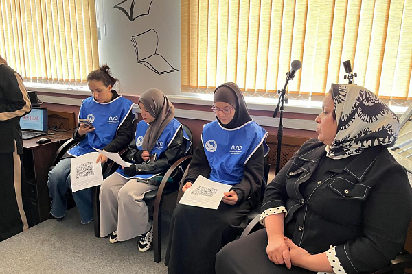 В Агульском районе состоялось торжественное открытие Республиканской передвижной выставки плакатов «Мой выбор!»