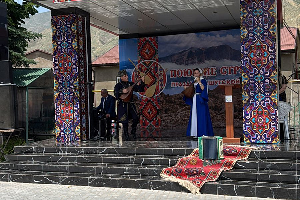 В селе Усухчай Докузпаринского района прошел Праздник ашугской песни «Поющие струны»