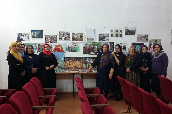 В Агульском районе прошла Республиканская передвижная фотовыставка «Мы за мир, за единство России»