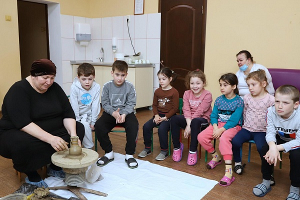 В Махачкале прошёл мастер-класс по балхарской керамике