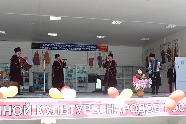В Дахадаевском районе прошел праздник народной музыки «Играй, зурна!»