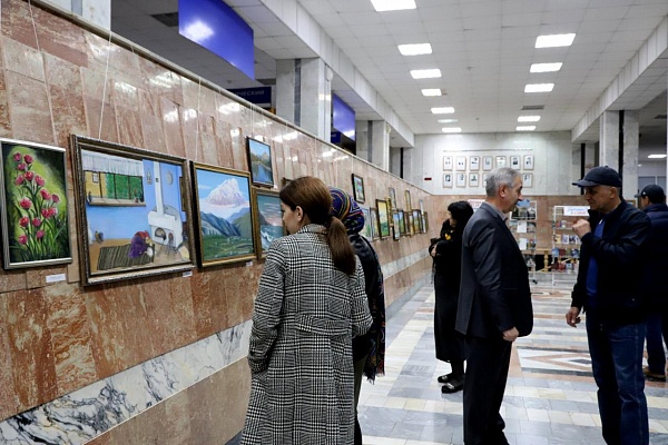 4 ноября в рамках Республиканского проекта «Самородки» состоялось открытие выставки самодеятельного художника Светланы Алибековой «Своя палитра».