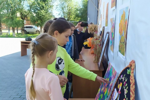 В эти минуты проходит Всероссийская акция «Культурная суббота», организованная в соответствии с поручением Правительства РФ