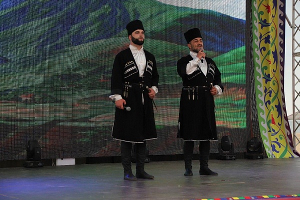 Праздник фольклорных коллективов «Традиции России» прошел в Дагестане