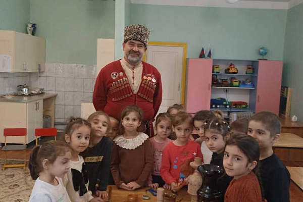Мастер-класс для самых юных ценителей народного творчества от Республиканского дома народного творчества