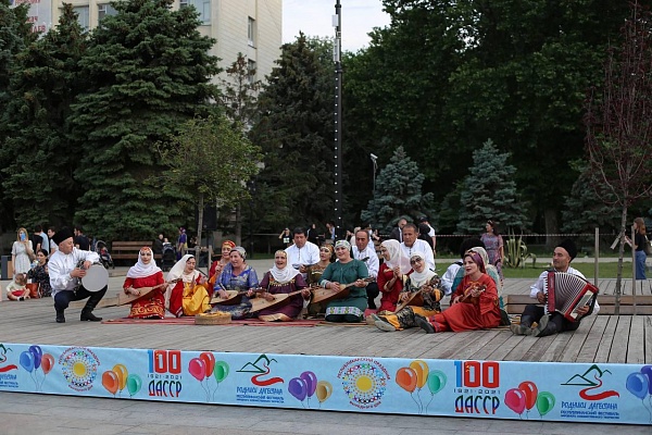В столице продолжается Арт-фестиваль «Праздник выходного дня», который проходит при поддержке Главы Республики