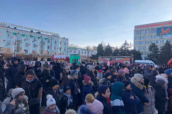 Сегодня в преддверии Нового года в Махачкале начались праздничные мероприятия