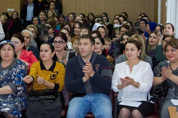 20 ноября в Сергокалинском районе прошло торжественное собрание актива района, посвященное предстоящему Дню матери и пятилетию движения «Матери России» в нашей республики.